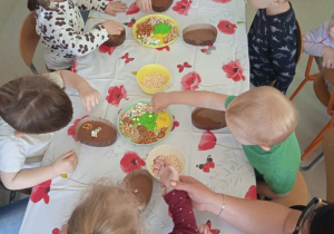 Warsztaty czekoladowe w Klubie Dziecięcym "Niedźwiadek".